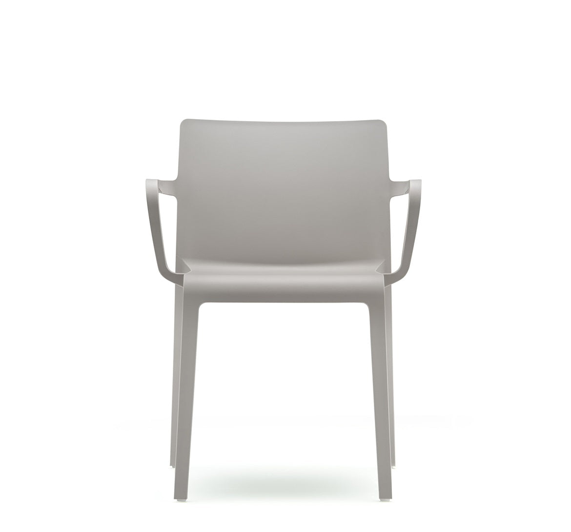 Volt 675 armchair