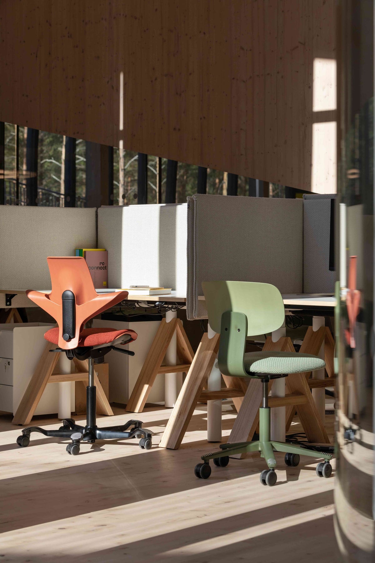 HÅG Capisco Puls chairs in an open office