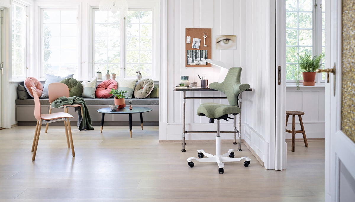 HÅG Capisco 8106 in a home workspace