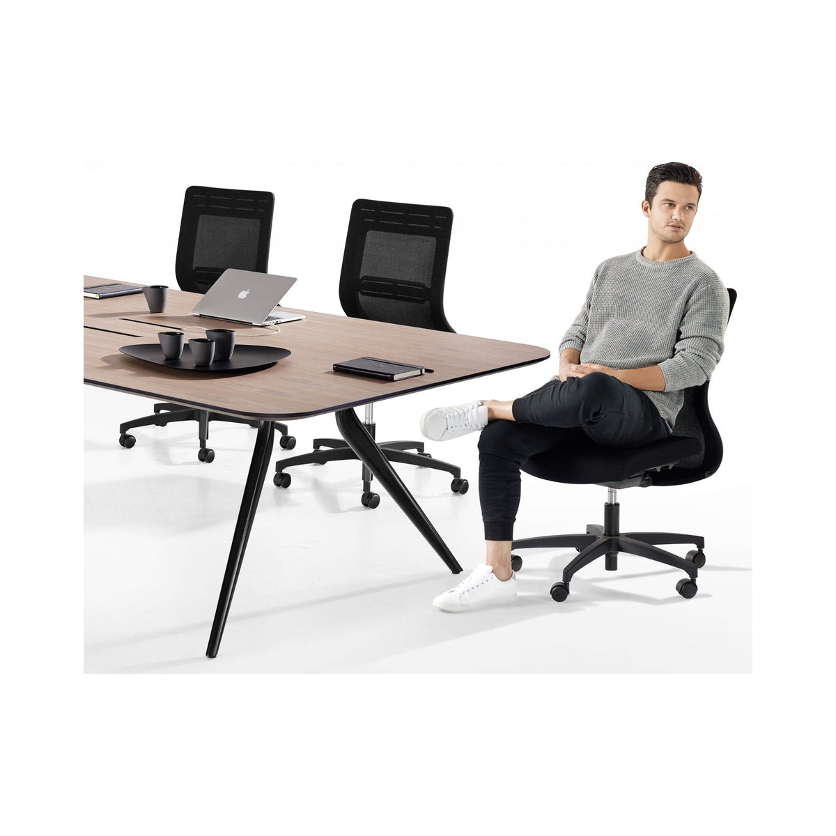 EONA boardroom table with chairs