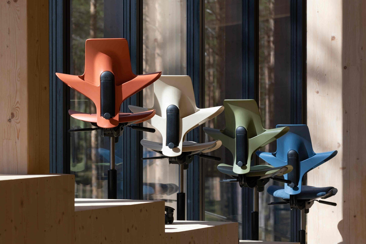 HÅG Capisco Puls 8010 chairs in four colours