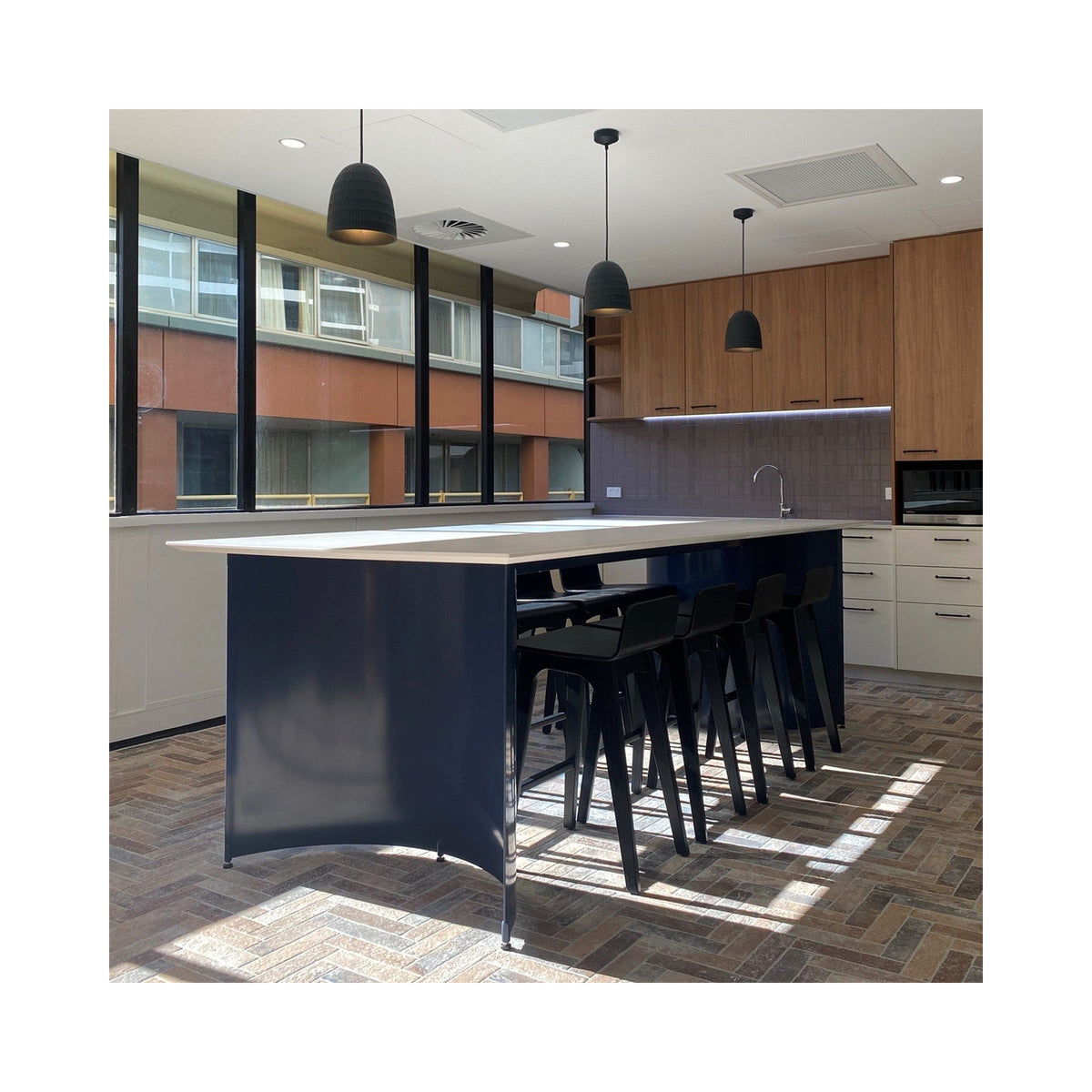 HALFMOON bar in navy in a kitchen