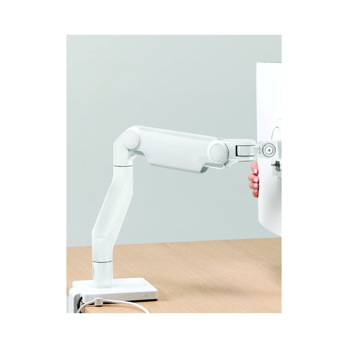 M8 Pro arm in white
