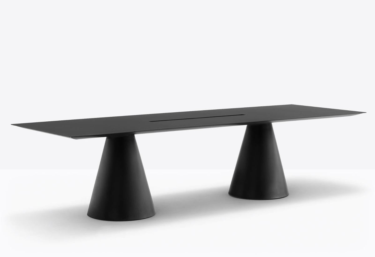 Ikon Dining Table