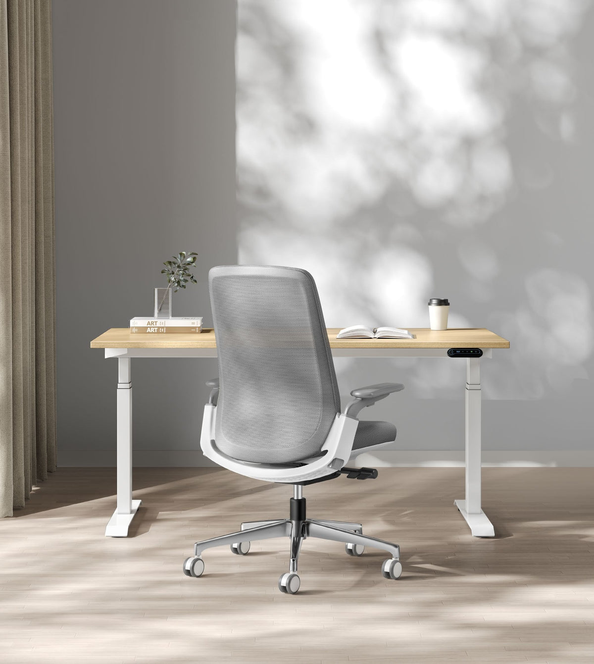 Sunon Locke task chair in an office