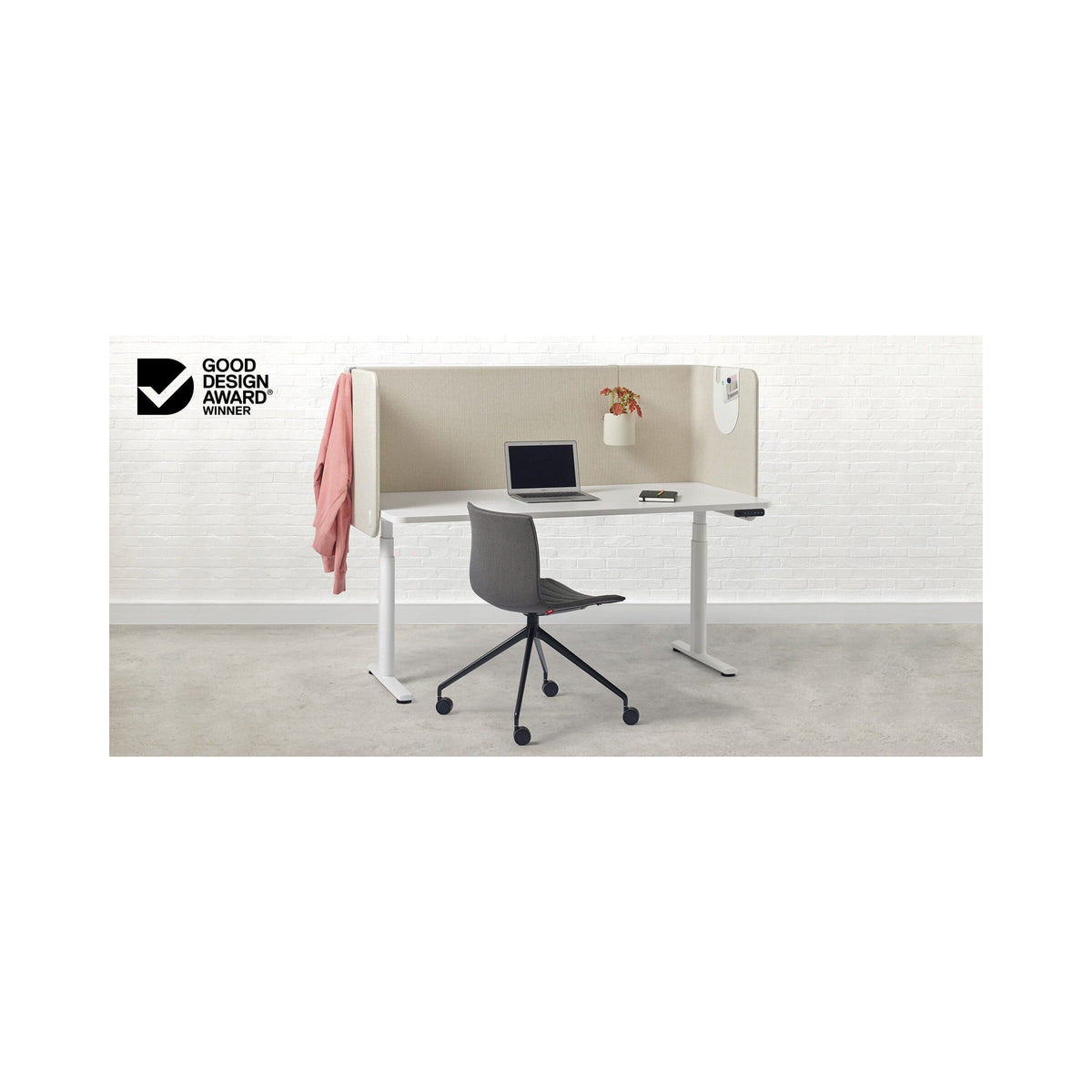 Lovoc screen on a white desk