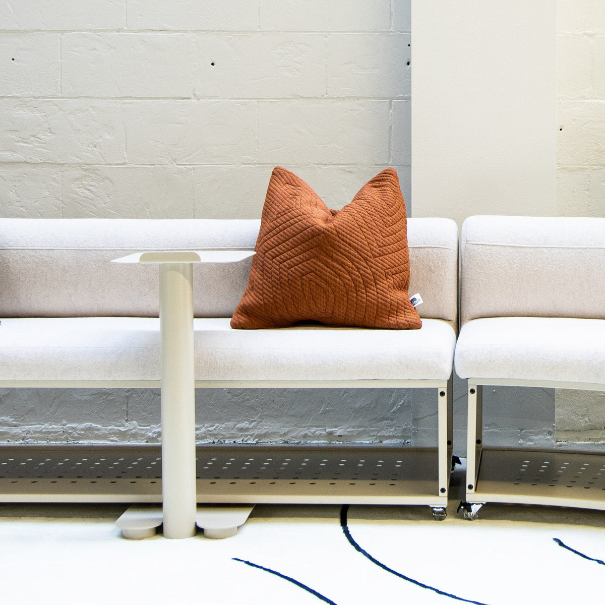 NOMAD laptop tables with lounge seating