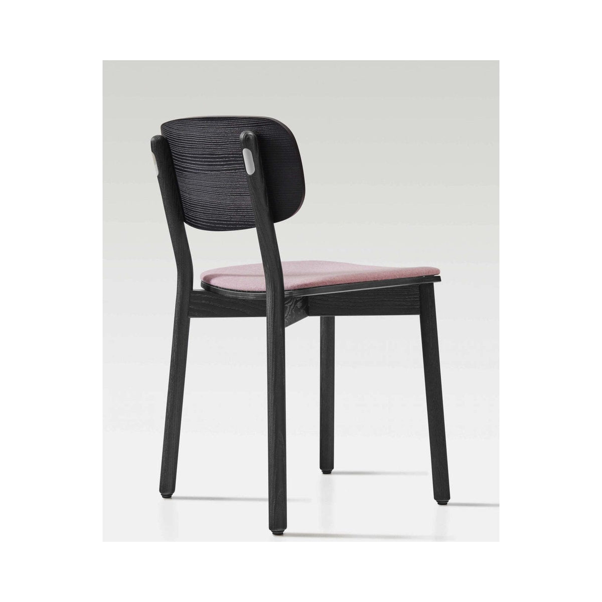 Okidoki Chair in black with a pink pad
