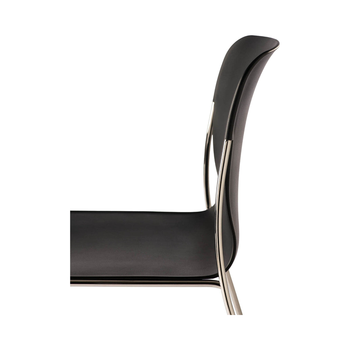 Tenuis Chair in black