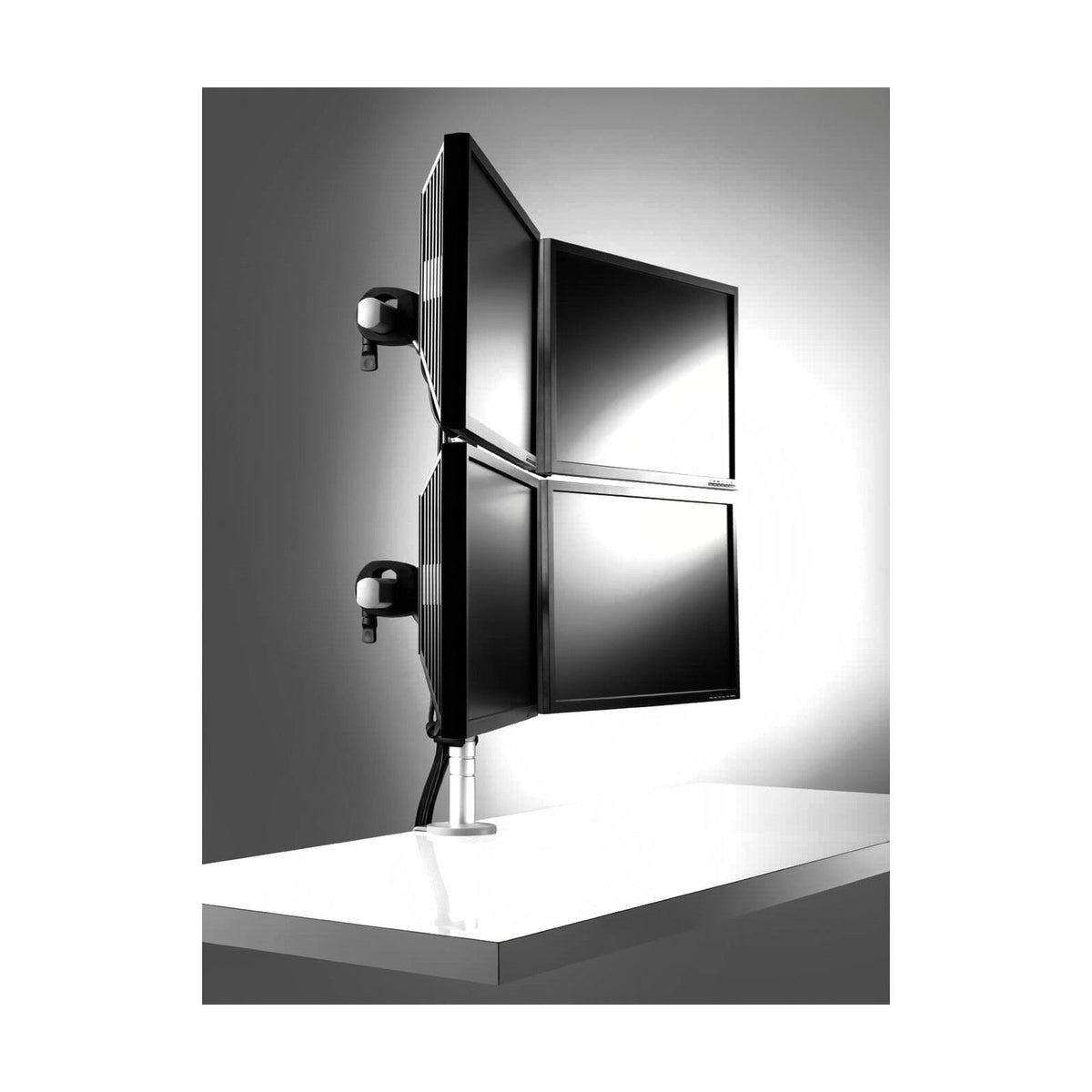 Wishbone post carrying four screens in a two by two stack