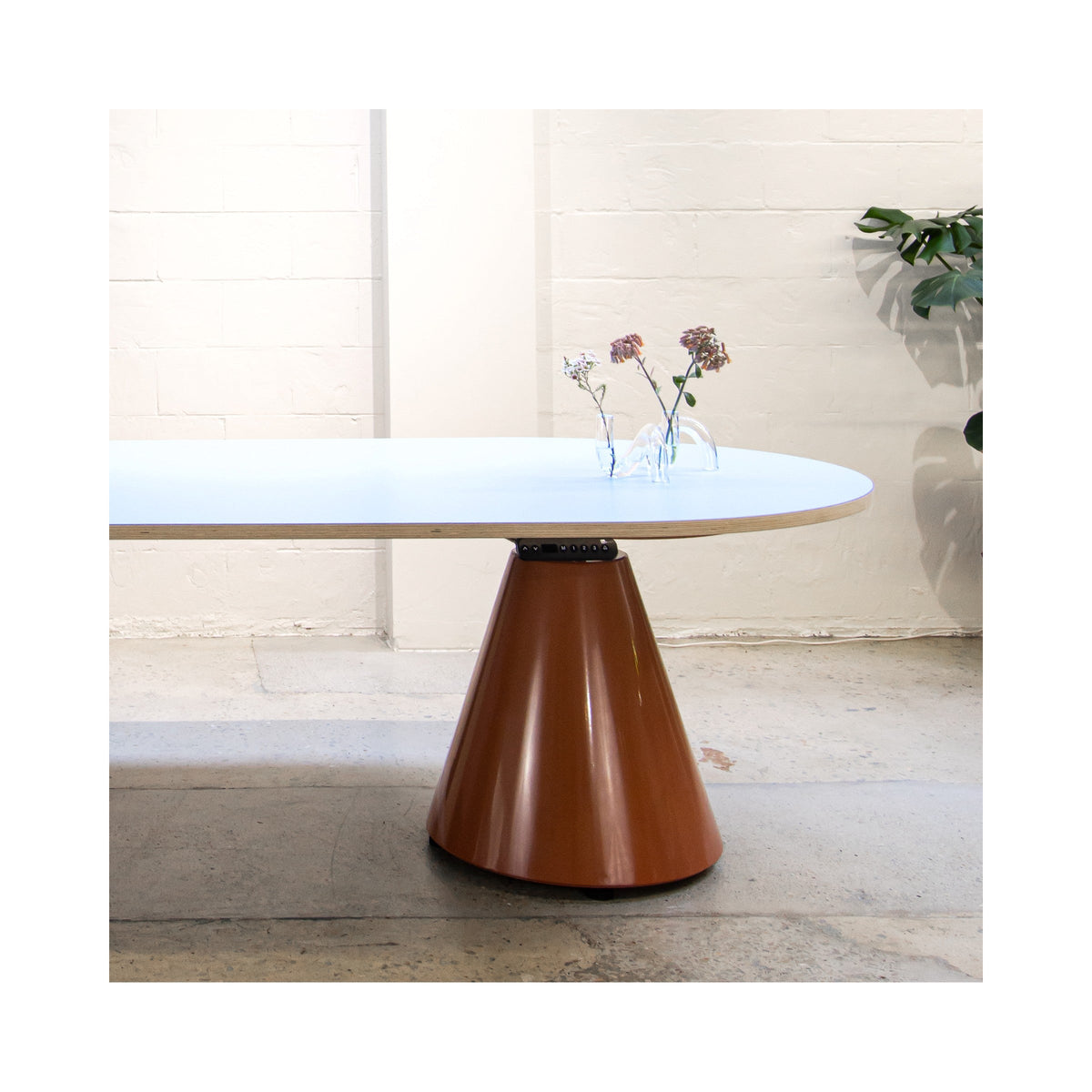 CONUS h/a Table with double base in terracotta