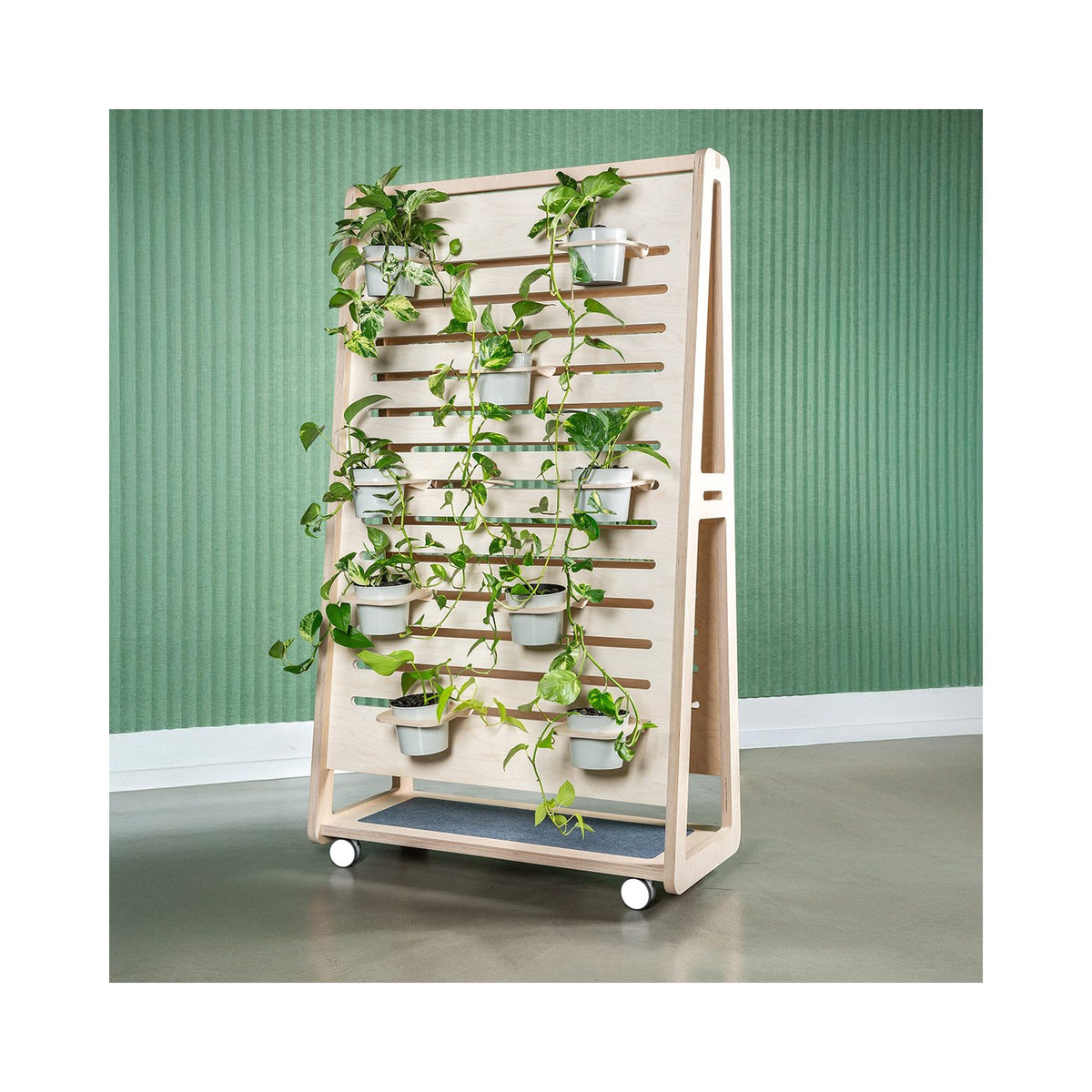 Etch cantilever planter