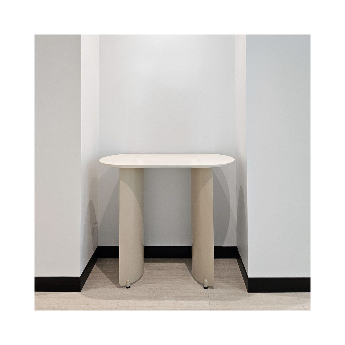HALFMOON Console in cream