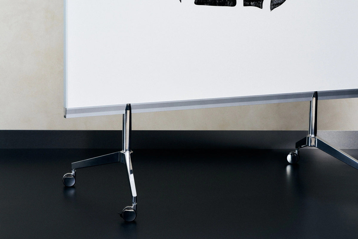 Lintex M3 Mobile in a workspace
