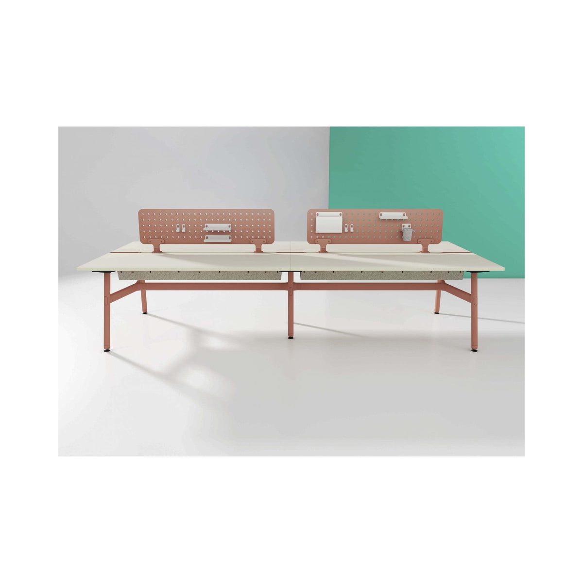 Okidoki workstation in terracotta
